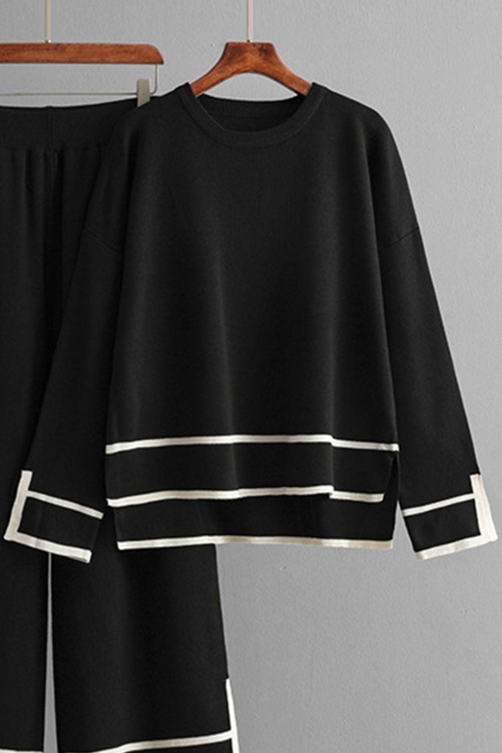 Conjunto de suéter y pantalón con cuello redondo alto y bajo