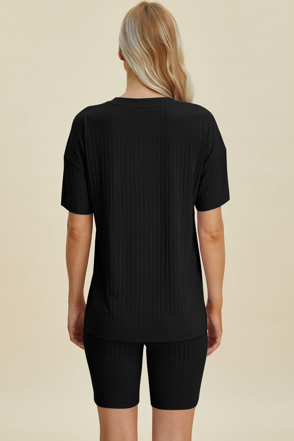 Conjunto de camiseta y pantalones cortos de manga corta con escote en V y canalé de talla grande Basic Bae