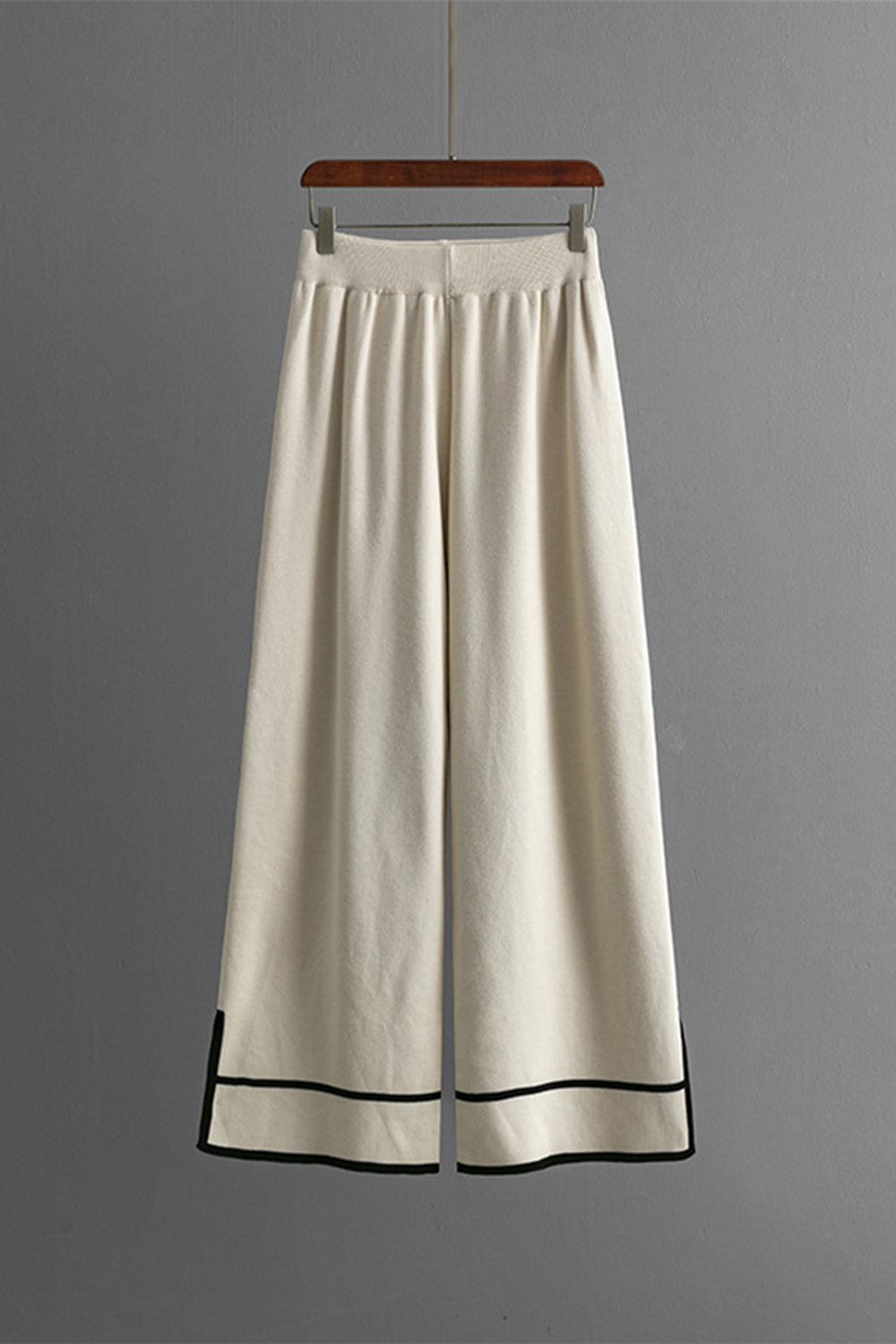 Conjunto de suéter y pantalón con cuello redondo alto y bajo