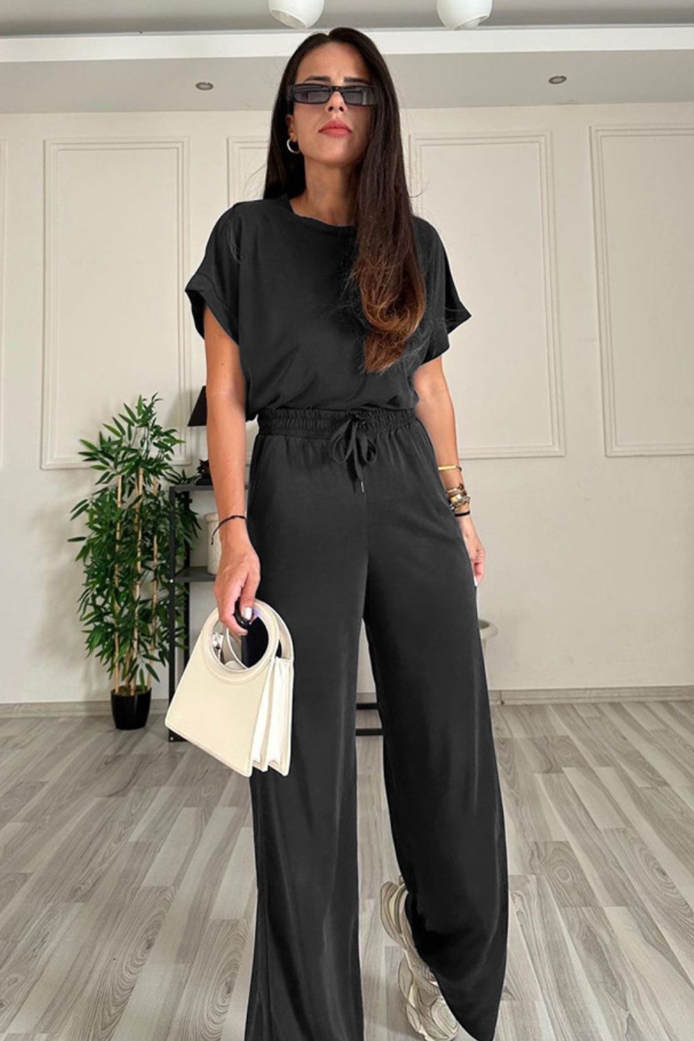 Conjunto de pantalón con cordón y camiseta de manga corta con cuello redondo