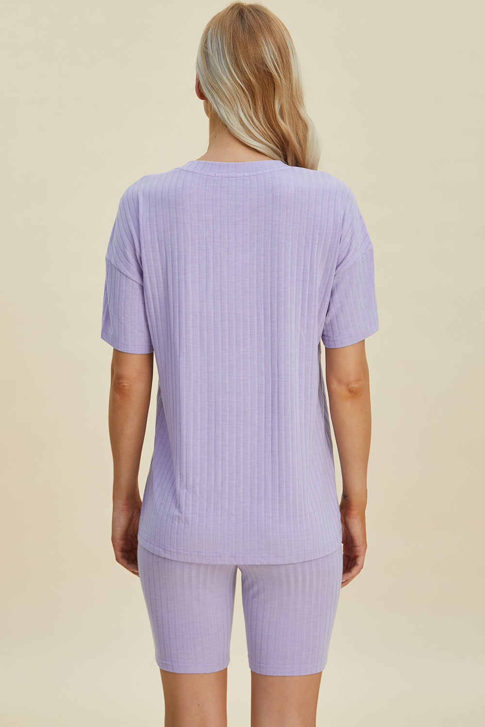 Conjunto de camiseta y pantalones cortos de manga corta con escote en V y canalé de talla grande Basic Bae