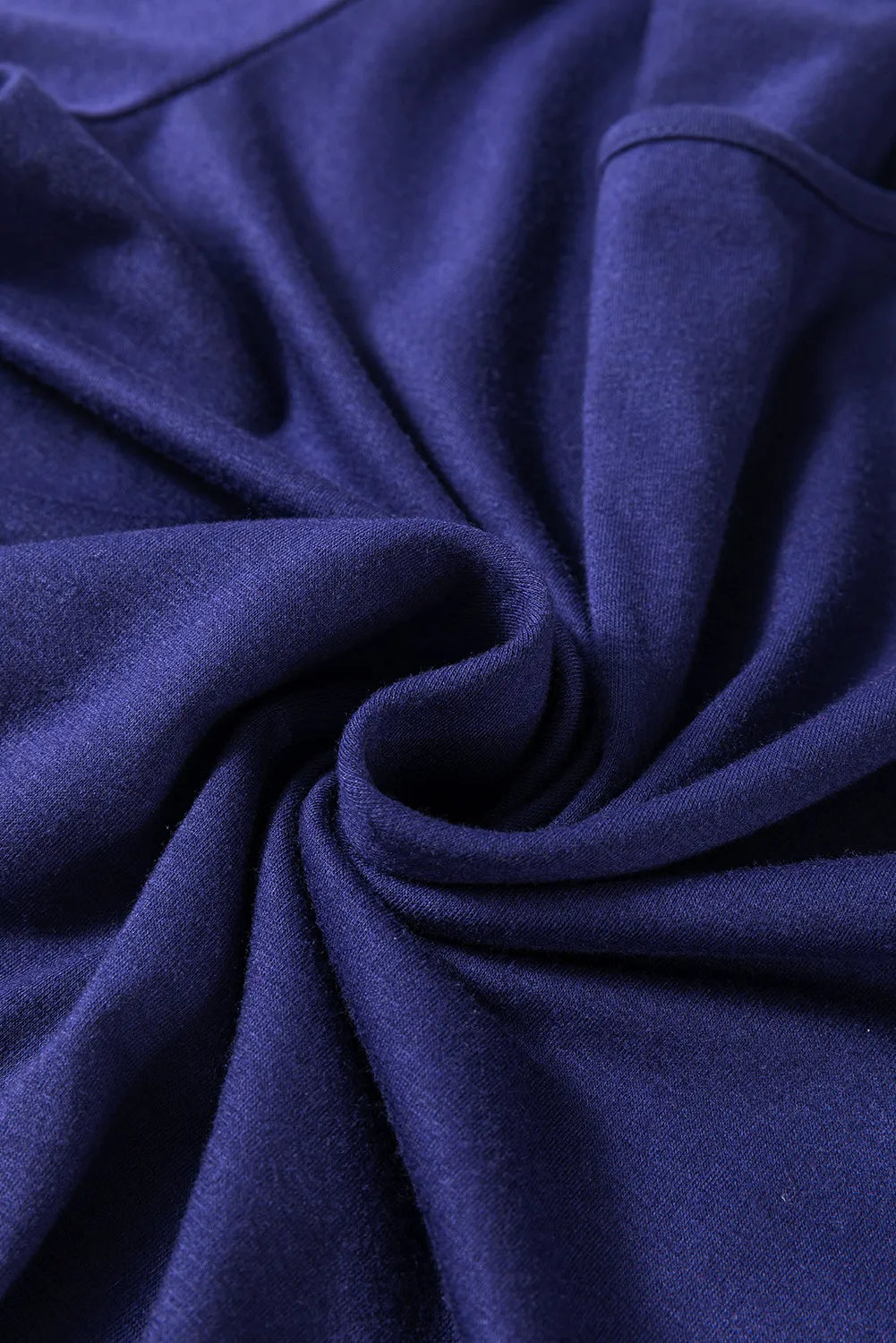 Conjunto de salón con pantalón estampado y camiseta de manga larga con cuello redondo