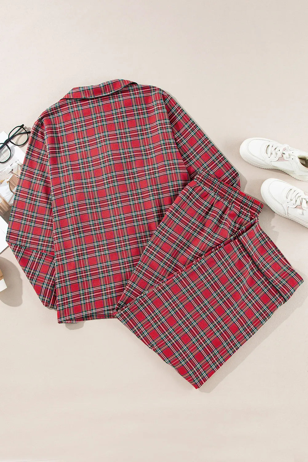 Conjunto de pantalón y blusa con cuello a cuadros de talla grande