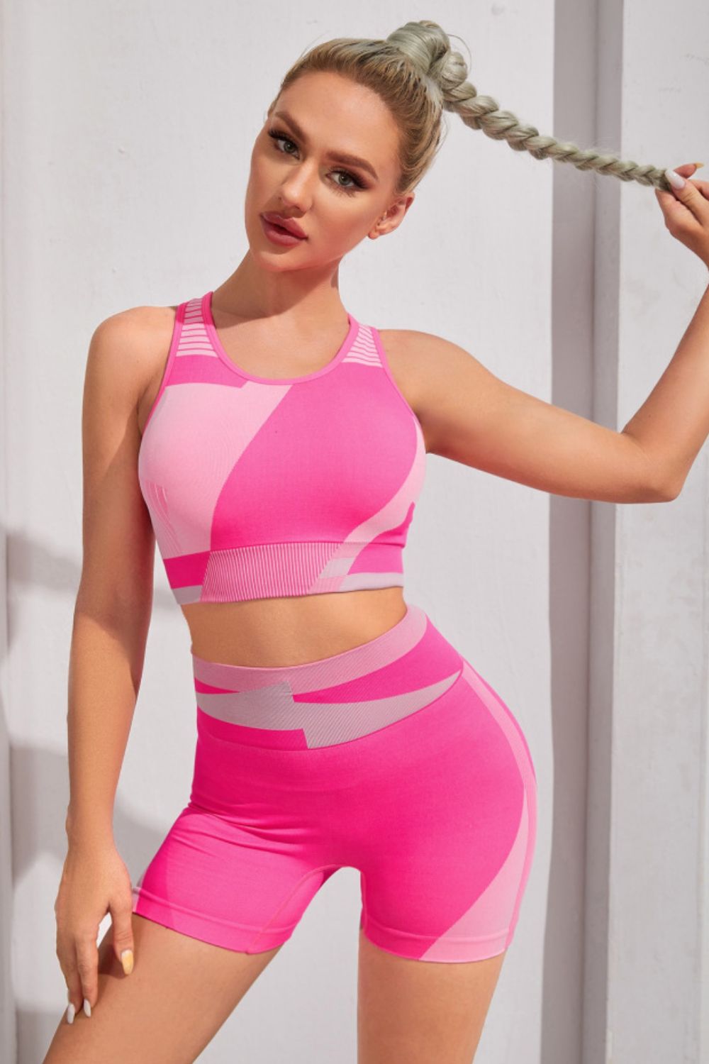Conjunto de sujetador y pantalones cortos deportivos con bloques de color