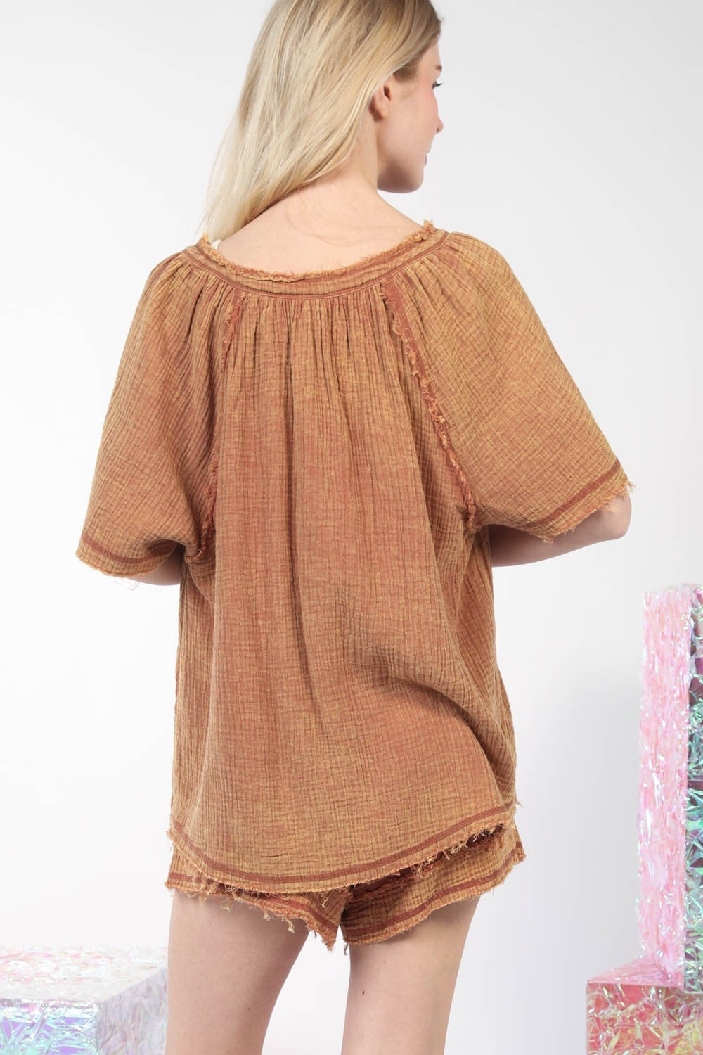 Conjunto de top y pantalones cortos de gasa arrugada de algodón lavado de VERY J