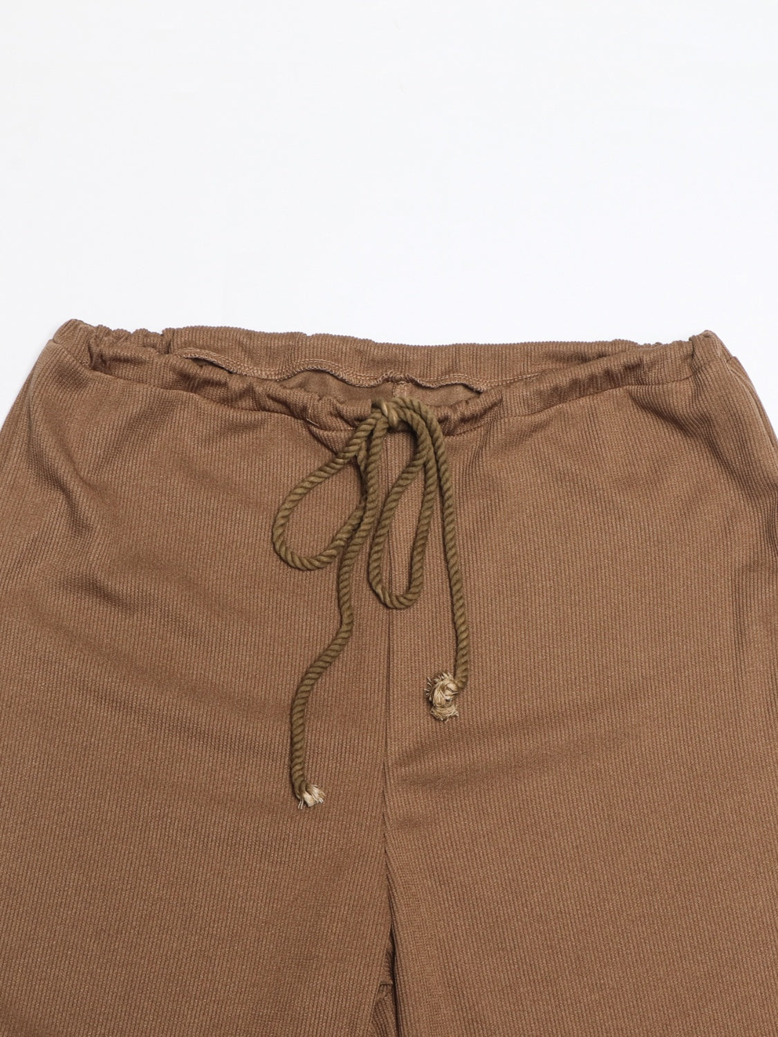 Conjunto de pantalón con cordón y blusa de manga larga con cuello alto