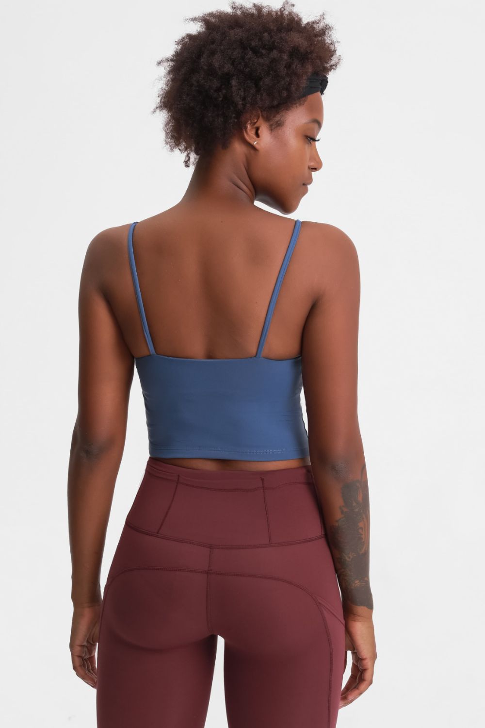 Camisola deportiva con escote redondo y sensación de piel de Millennia