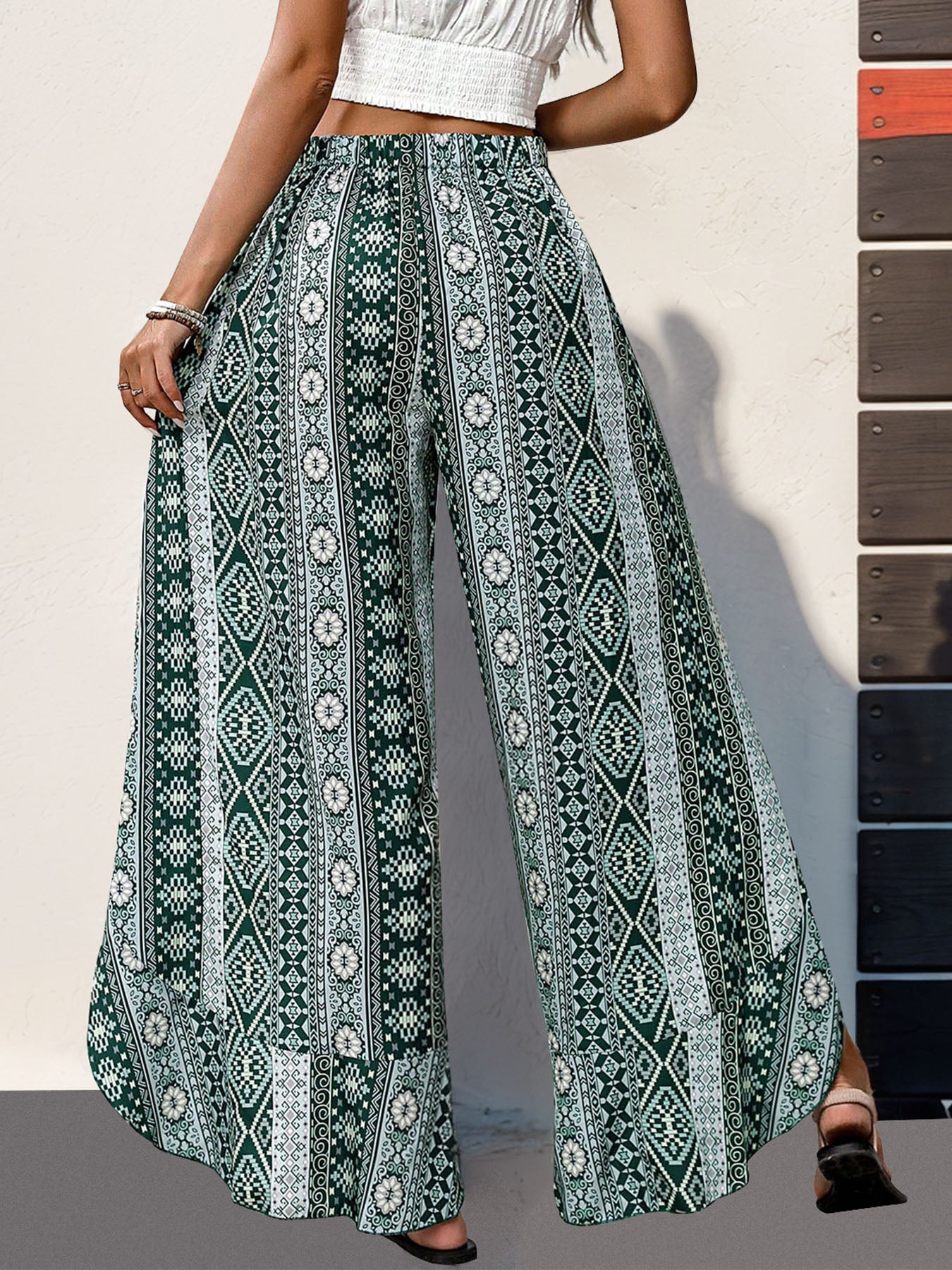 Pantalones anchos geométricos con volantes y abertura Perfee