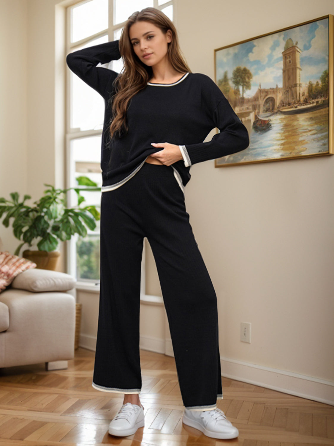 Conjunto de suéter y pantalón con cuello redondo y ribete en contraste