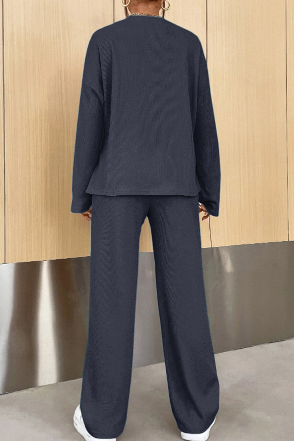 Conjunto de pantalón y top con medio botón acanalado