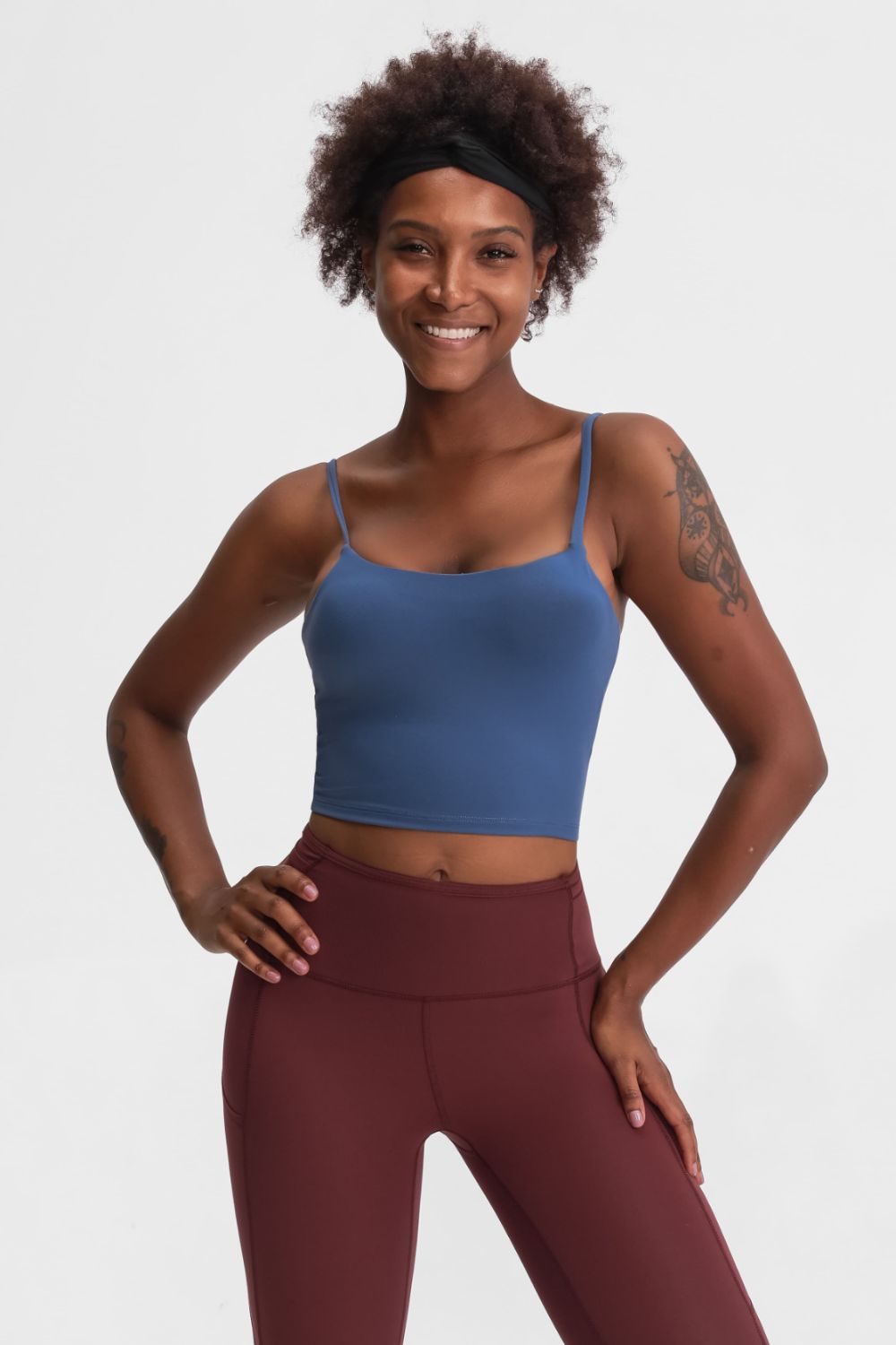 Camisola deportiva con escote redondo y sensación de piel de Millennia