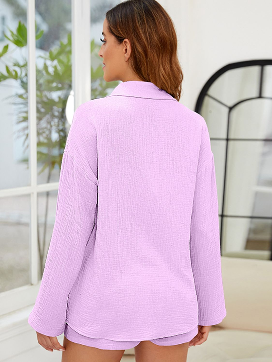 Conjunto de camiseta de manga larga y pantalones cortos abotonados