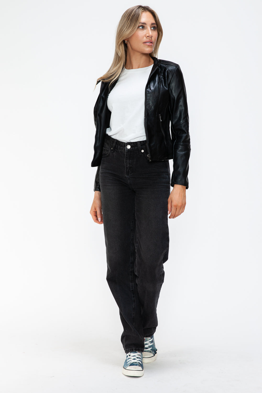 Chaqueta con capucha y cordón de piel sintética de estilo snobbish