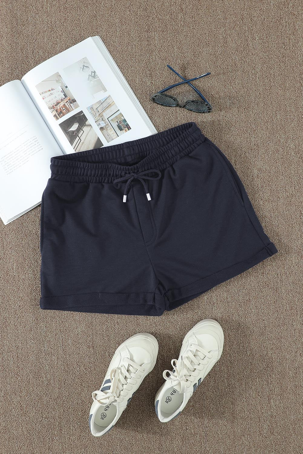 Pantalones cortos con puños y cordón en la cintura