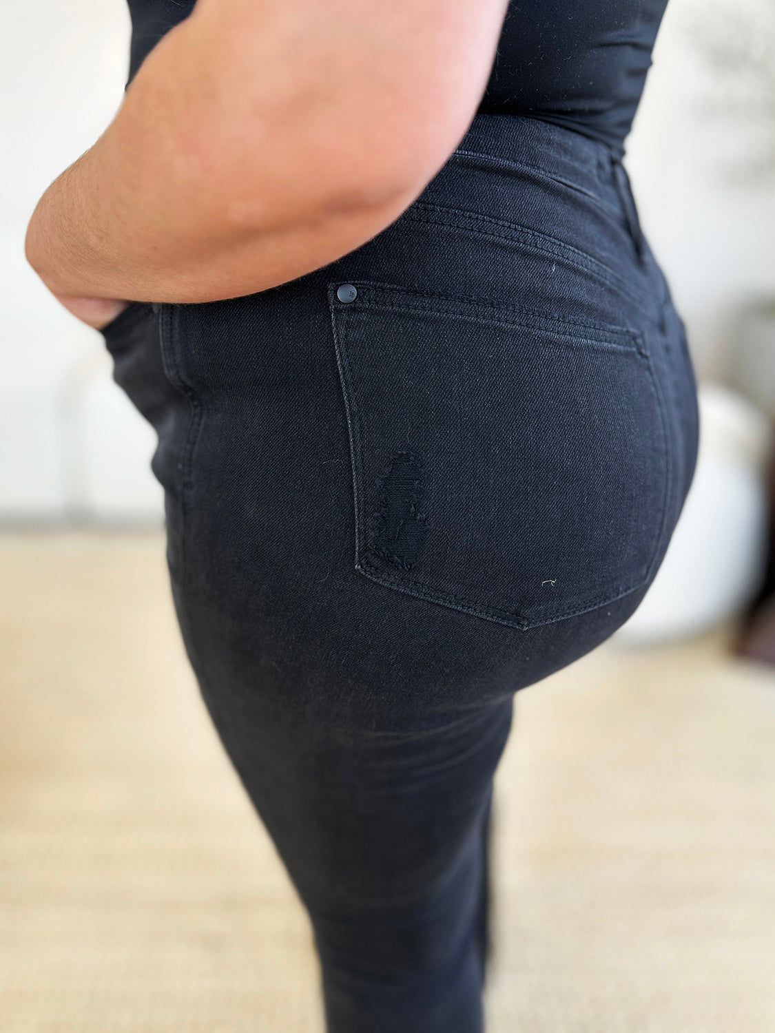 Vaqueros desgastados de talle alto y talla grande de Judy Blue