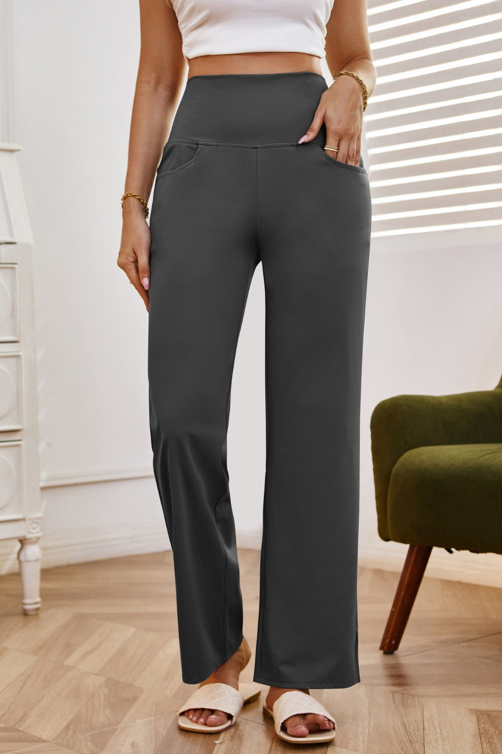 Pantalones de cintura alta y pierna ancha con bolsillos