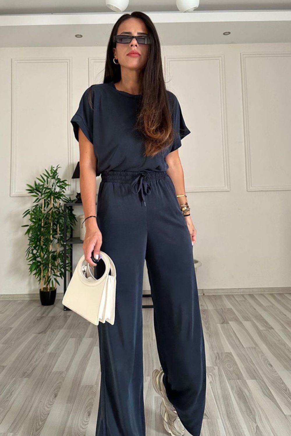 Conjunto de pantalón con cordón y camiseta de manga corta con cuello redondo