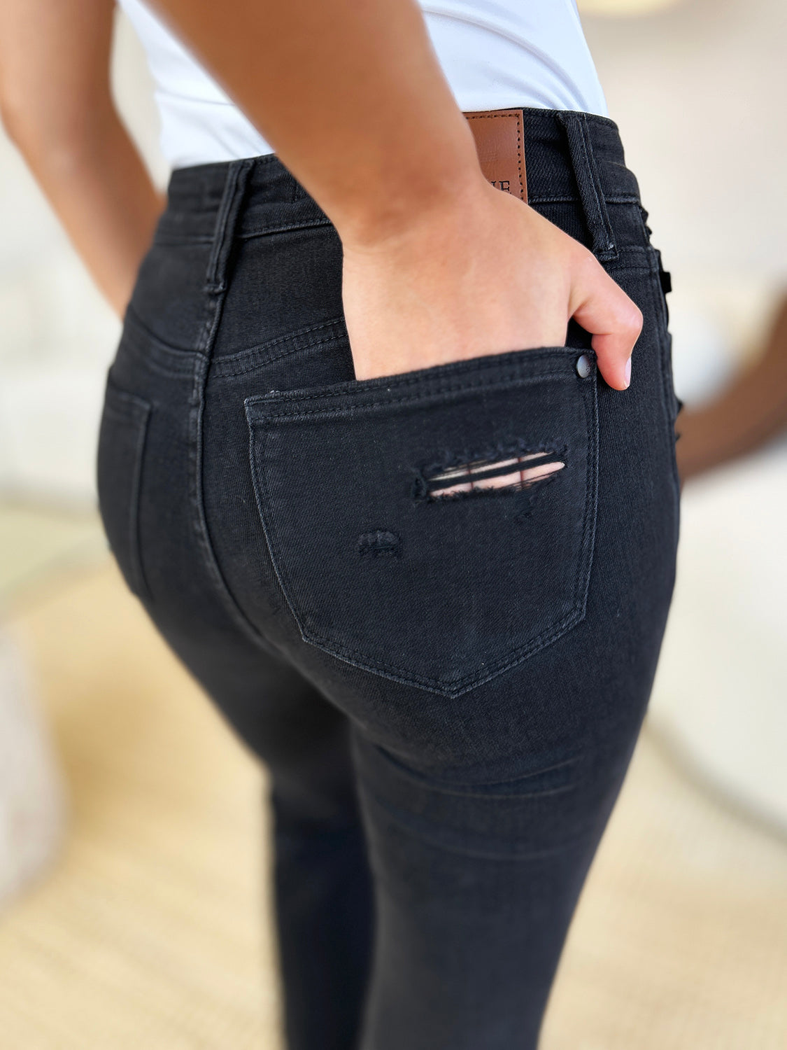 Vaqueros desgastados de talle alto y talla grande de Judy Blue