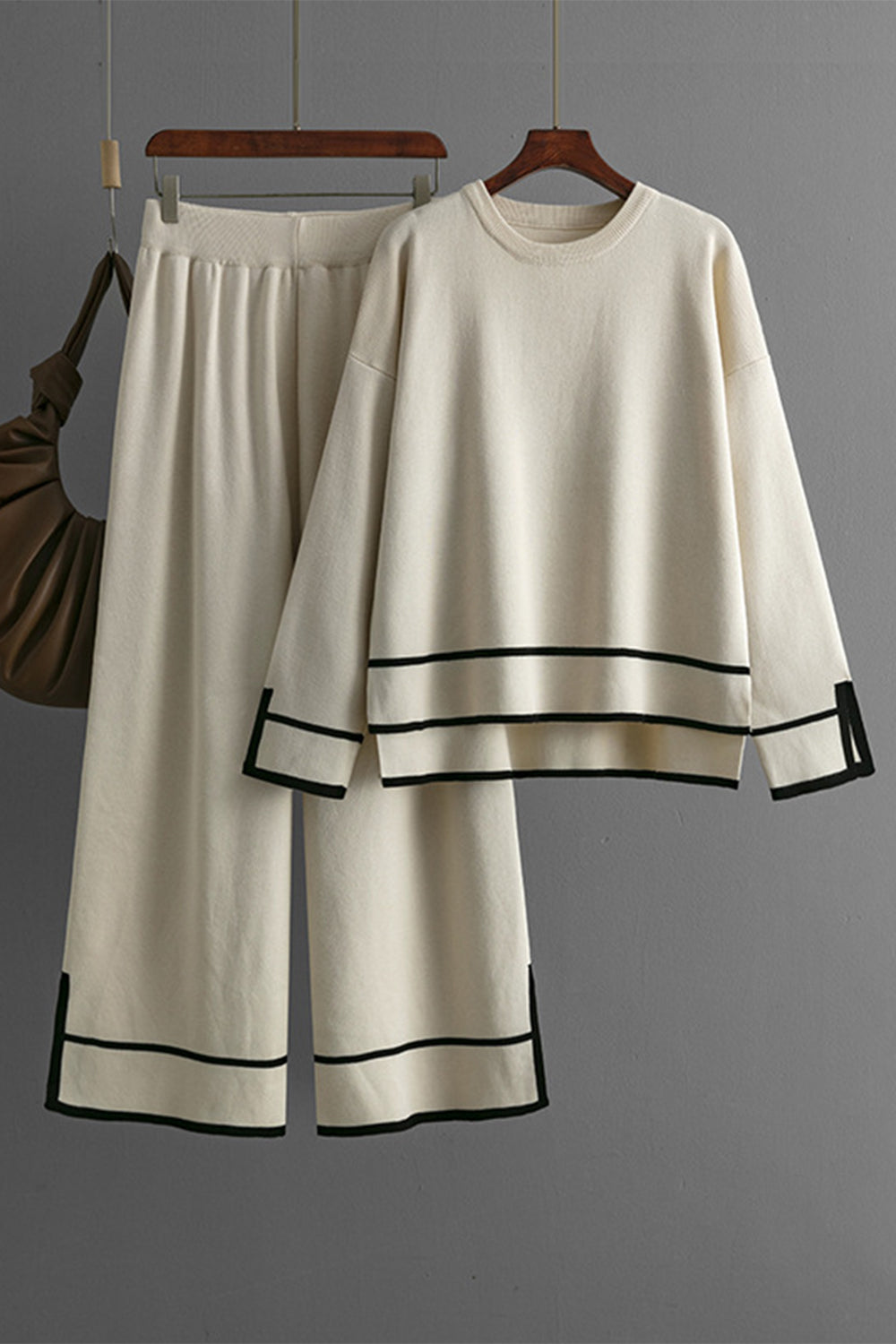 Conjunto de suéter y pantalón con cuello redondo alto y bajo