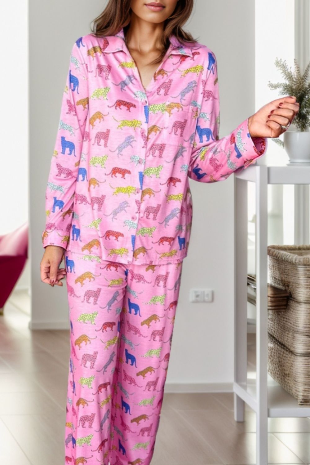 Conjunto de pantalón y top con estampado de bolsillos para estar por casa