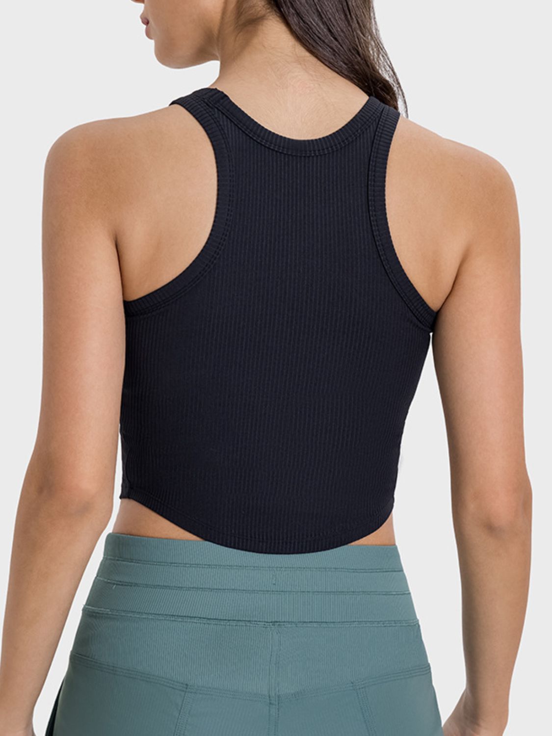 Camiseta deportiva Millnia con espalda cruzada y cuello redondo