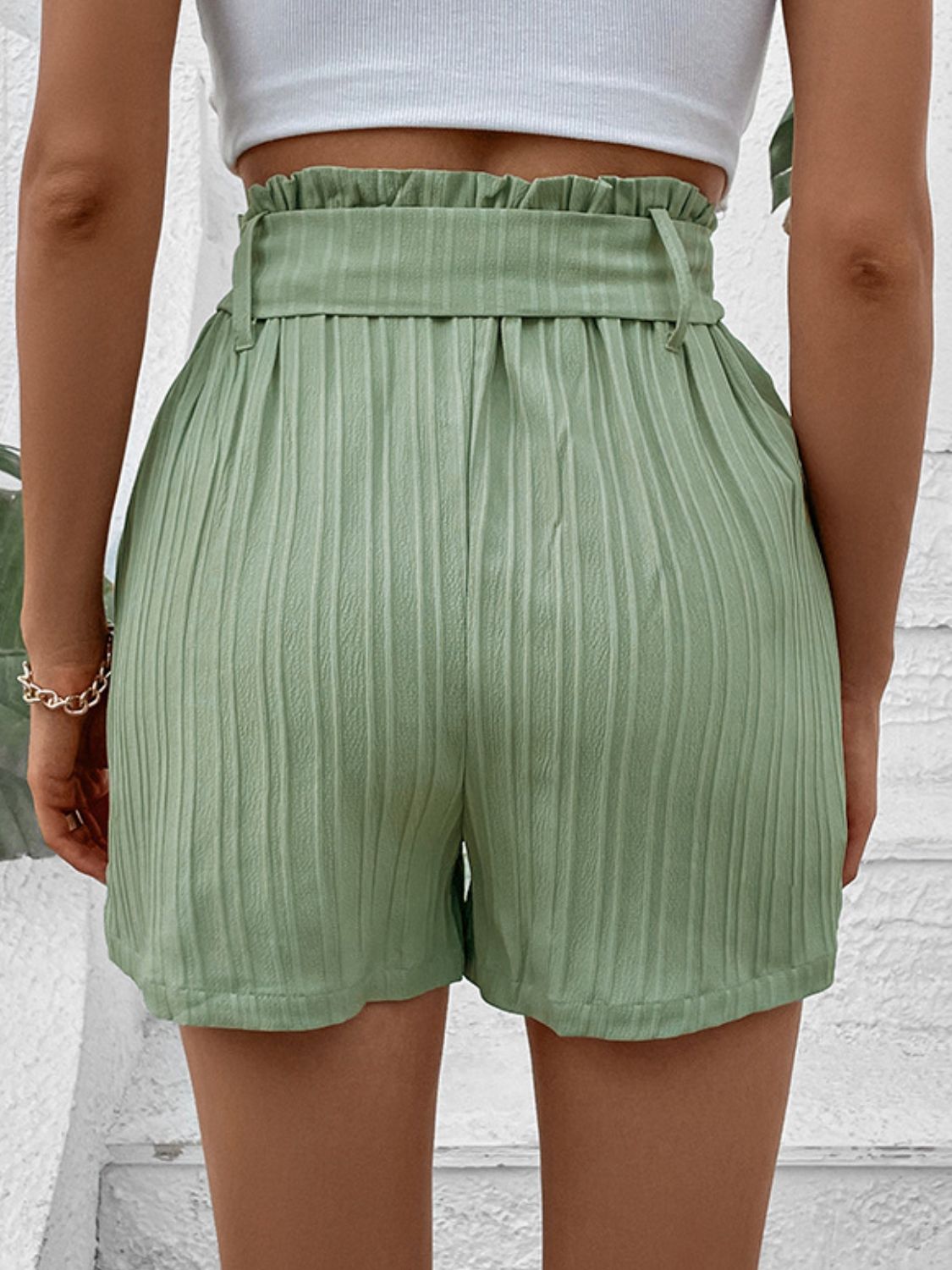 Pantalones cortos con cinturón y bolsillos Perfee