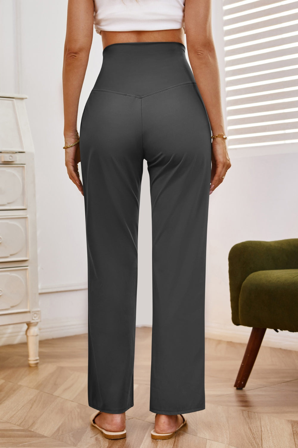 Pantalones de cintura alta y pierna ancha con bolsillos