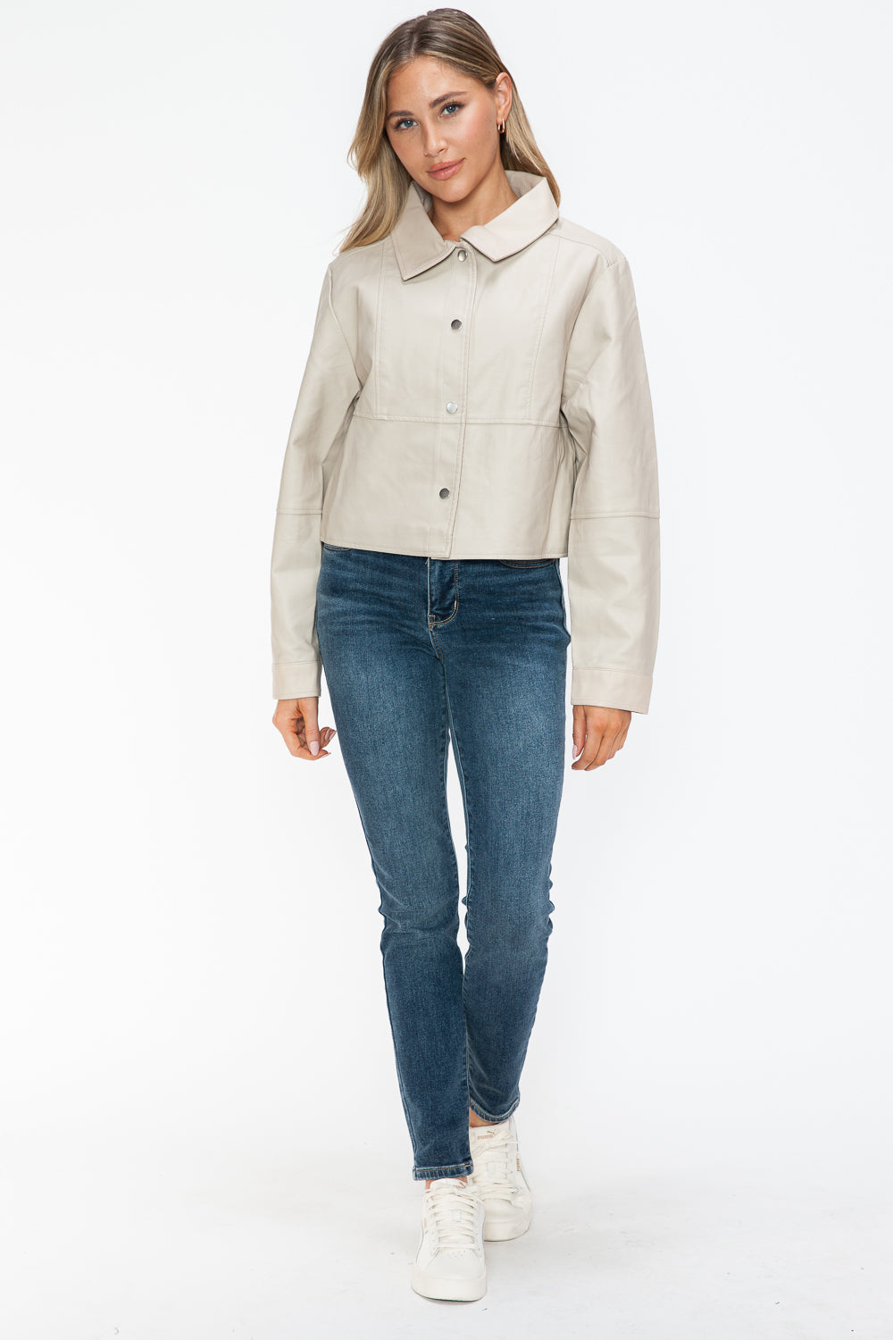 Chaqueta de cuero sintético de manga larga con cierre a presión Snobbish