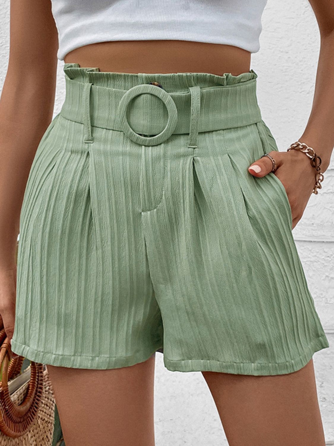 Pantalones cortos con cinturón y bolsillos Perfee