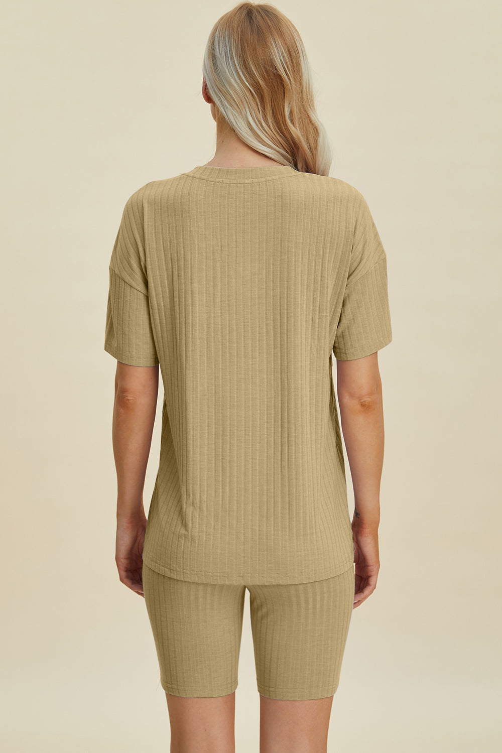 Conjunto de camiseta y pantalones cortos de manga corta con escote en V y canalé de talla grande Basic Bae