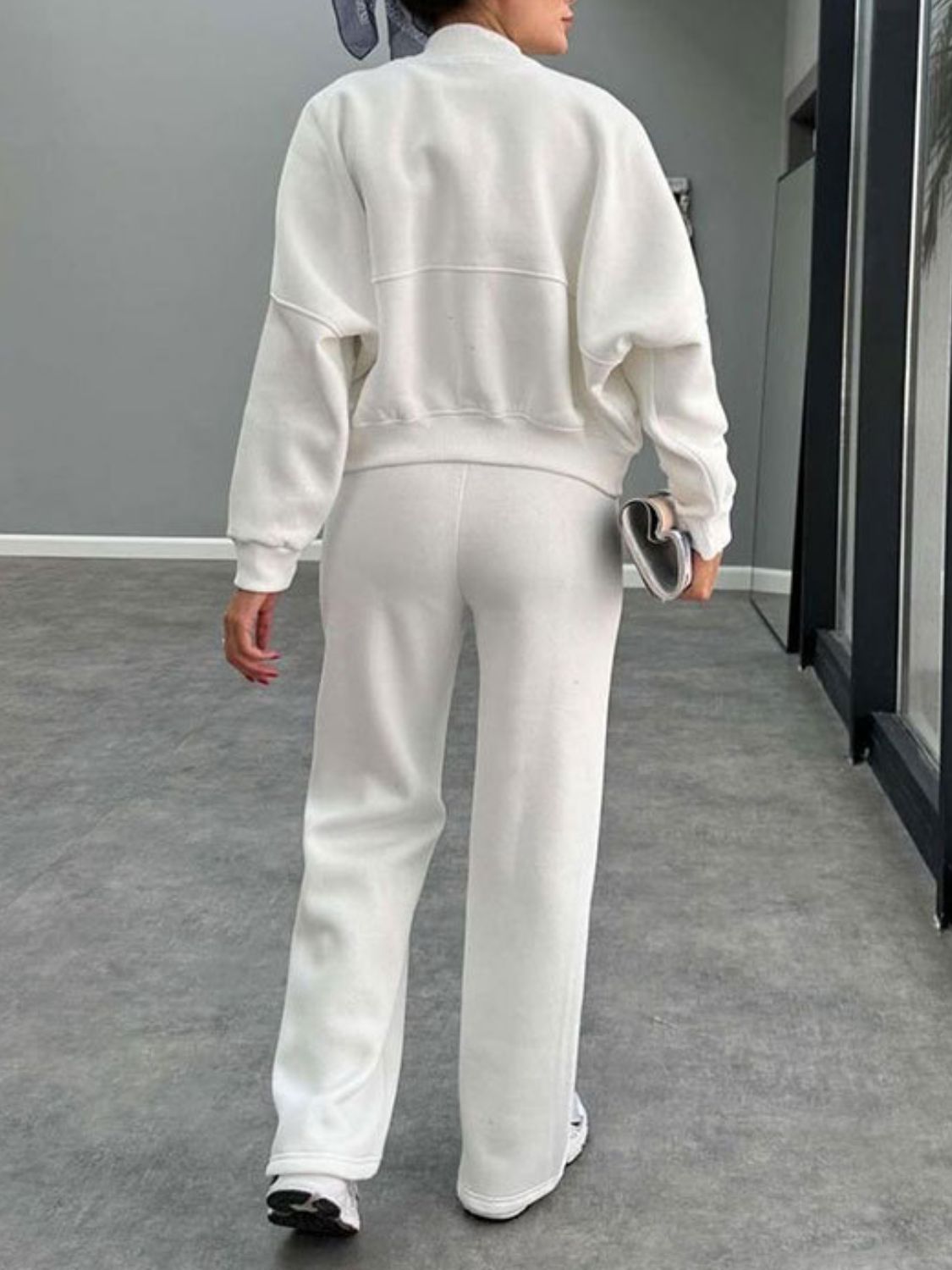 Conjunto de ropa de abrigo con cremallera y pantalones con cordón y cuello de béisbol