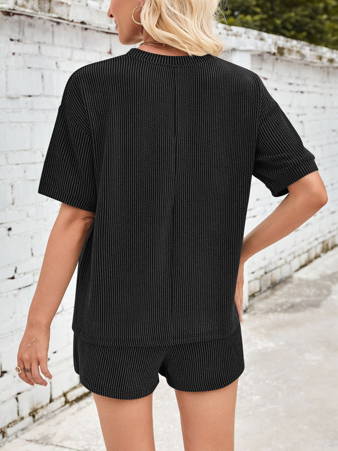 Conjunto de top de cuello redondo de media manga y pantalones cortos con cordón Lovelet