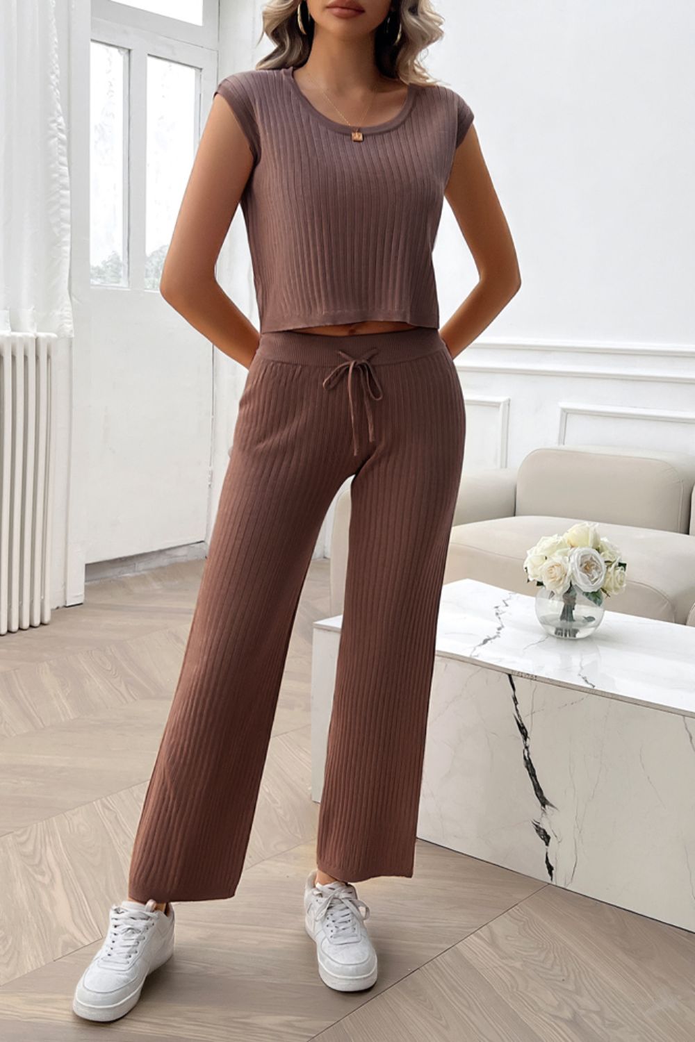 Conjunto de pantalón y top con cuello redondo y canalé Devine