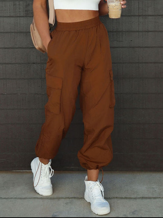 Pantalones de cintura alta con cordón y bolsillos