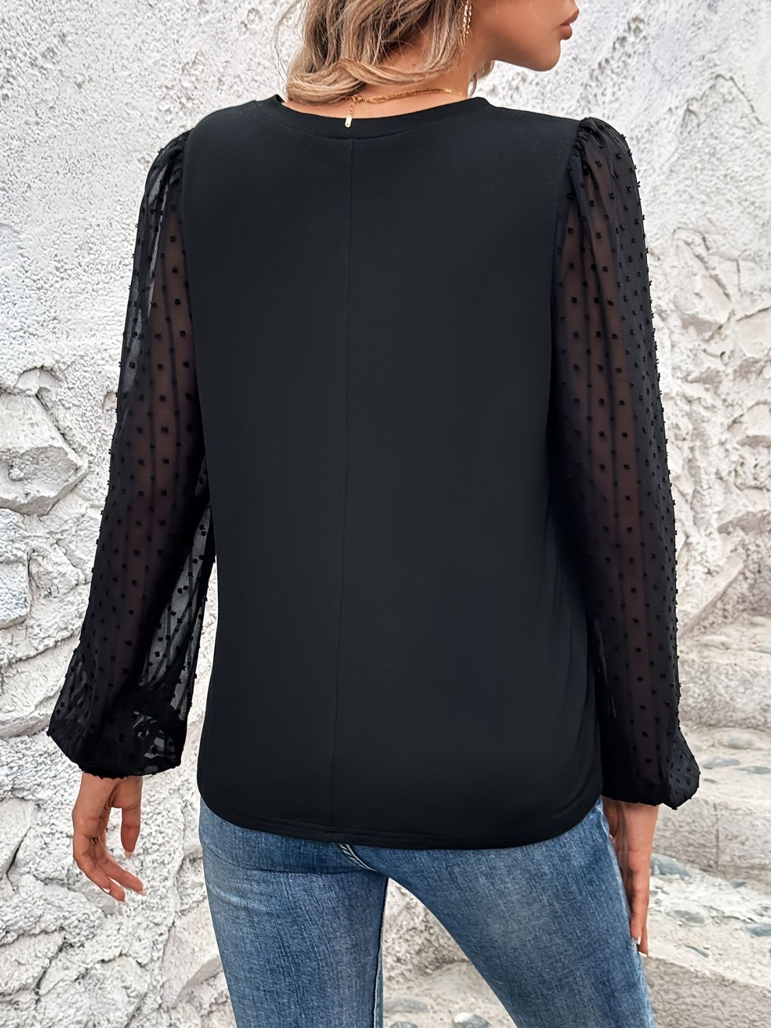 Blusa de manga larga con lunares suizos, escote en V y talla grande
