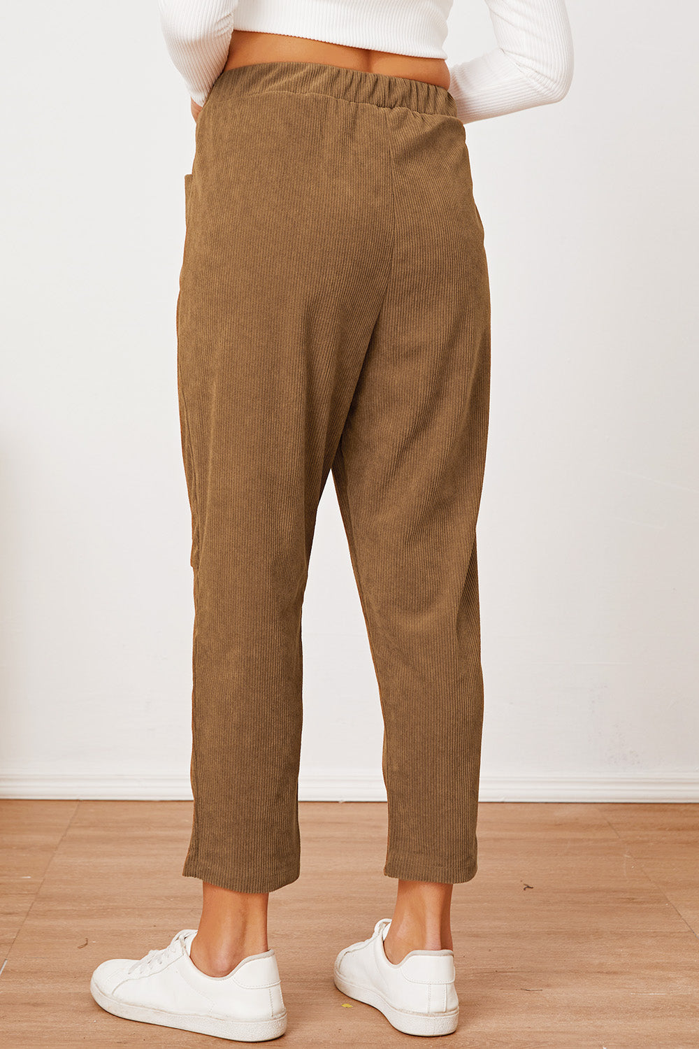 Pantalones con cintura elástica y bolsillos