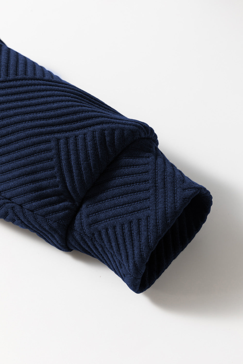 Conjunto de top con cuello texturizado y pantalones de pierna ancha