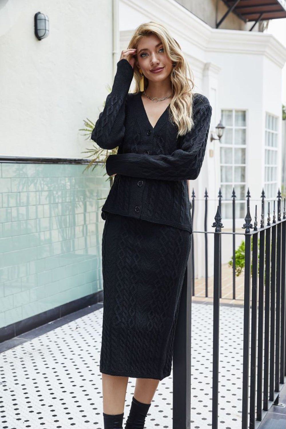 Conjunto de falda y cárdigan de punto con escote en V y punto mixto