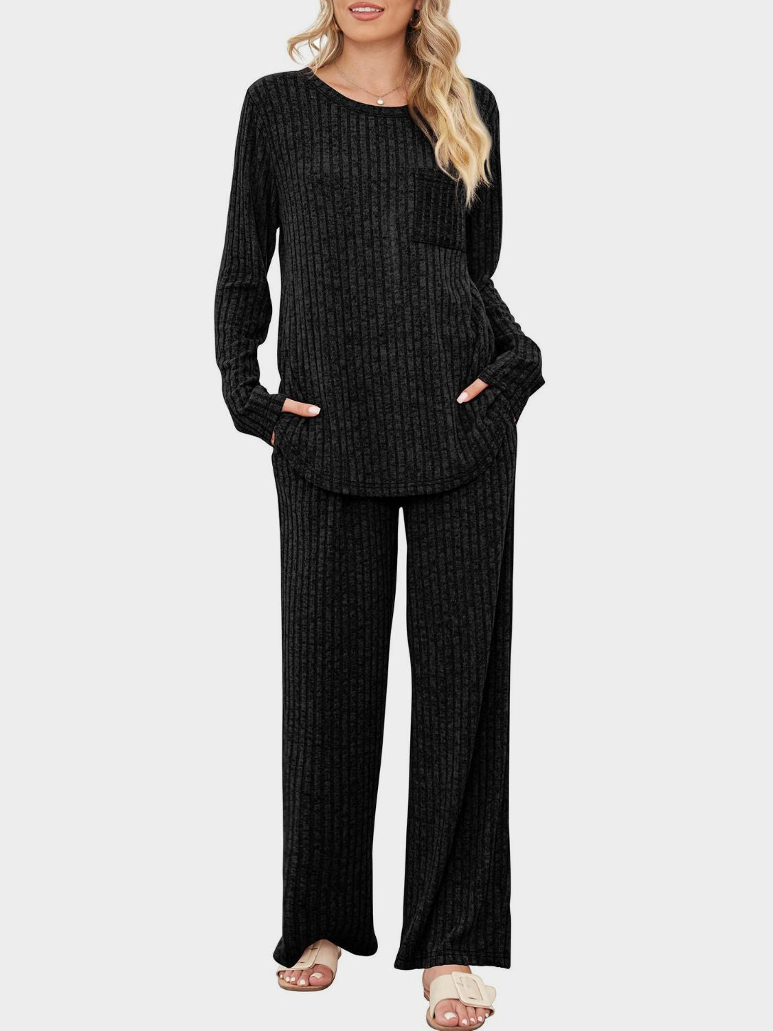 Conjunto de pantalón y top de manga larga con cuello redondo