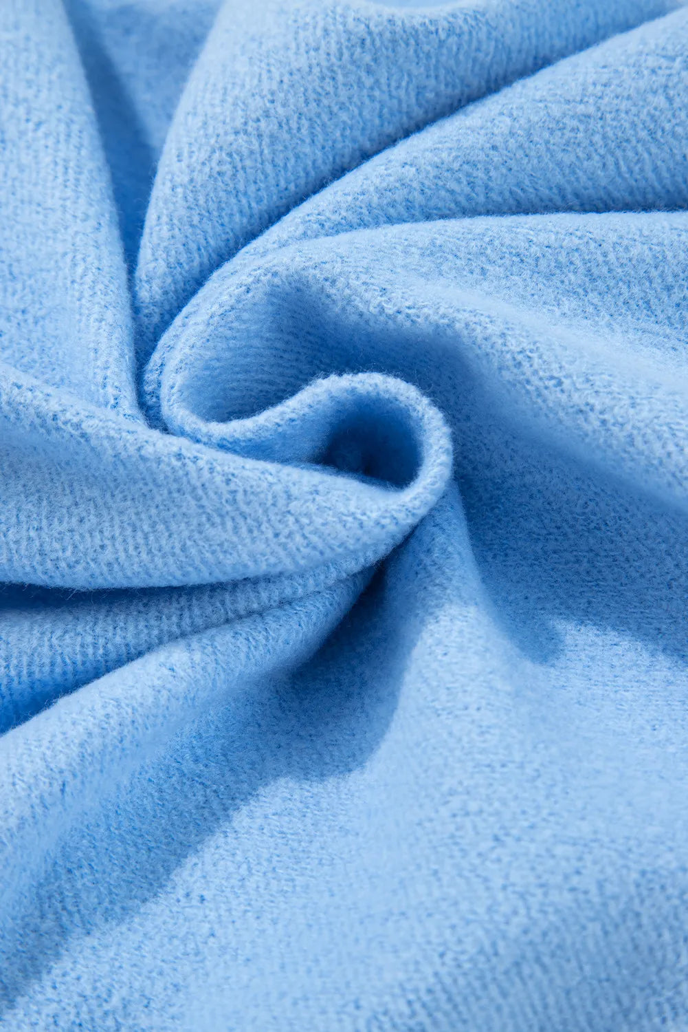 Conjunto de top y pantalones cortos con cuello redondo y rayas en contraste de talla grande