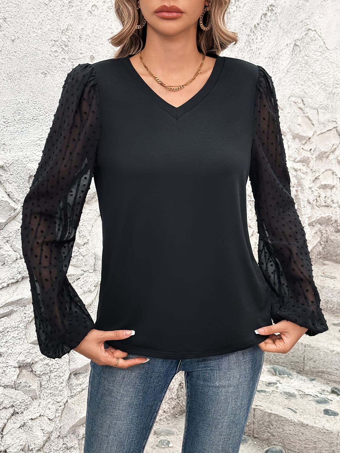 Blusa de manga larga con lunares suizos, escote en V y talla grande