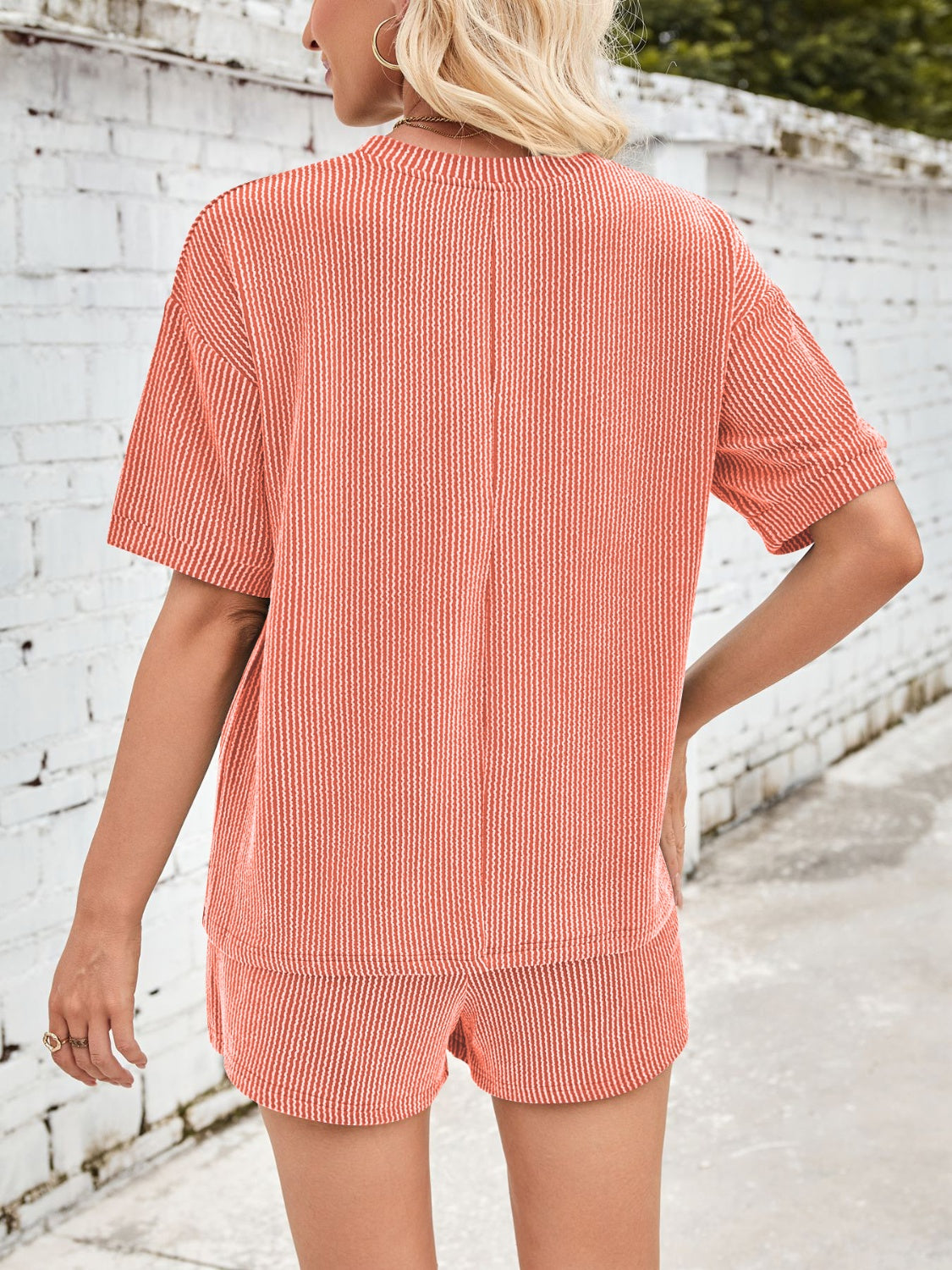 Conjunto de top de cuello redondo de media manga y pantalones cortos con cordón Lovelet