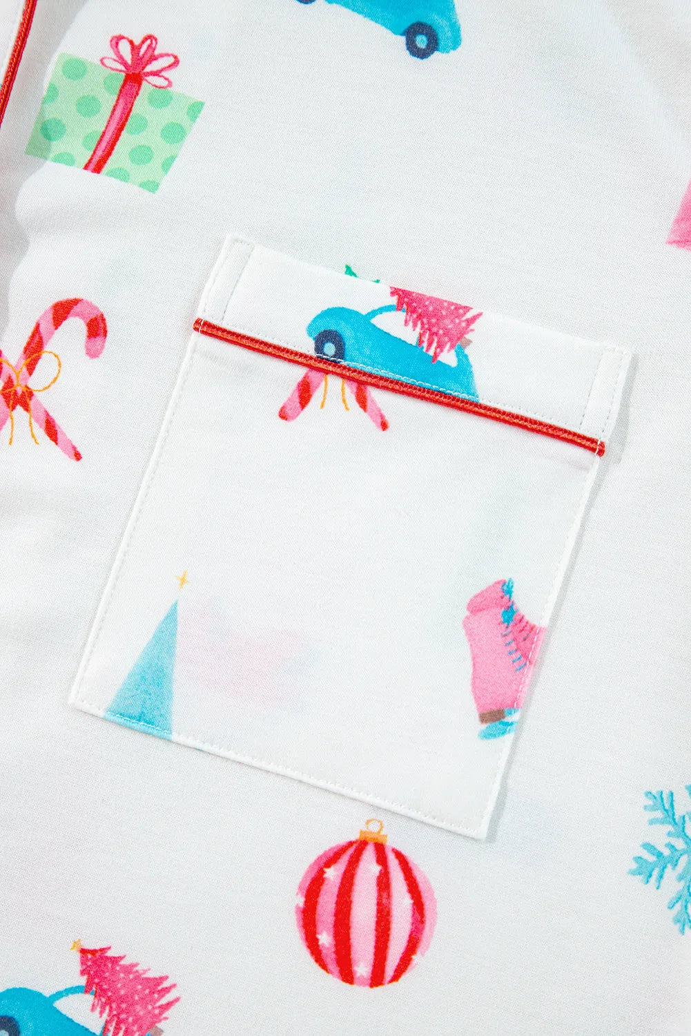 Conjunto de salón con camiseta de manga corta y pantalones cortos estampados