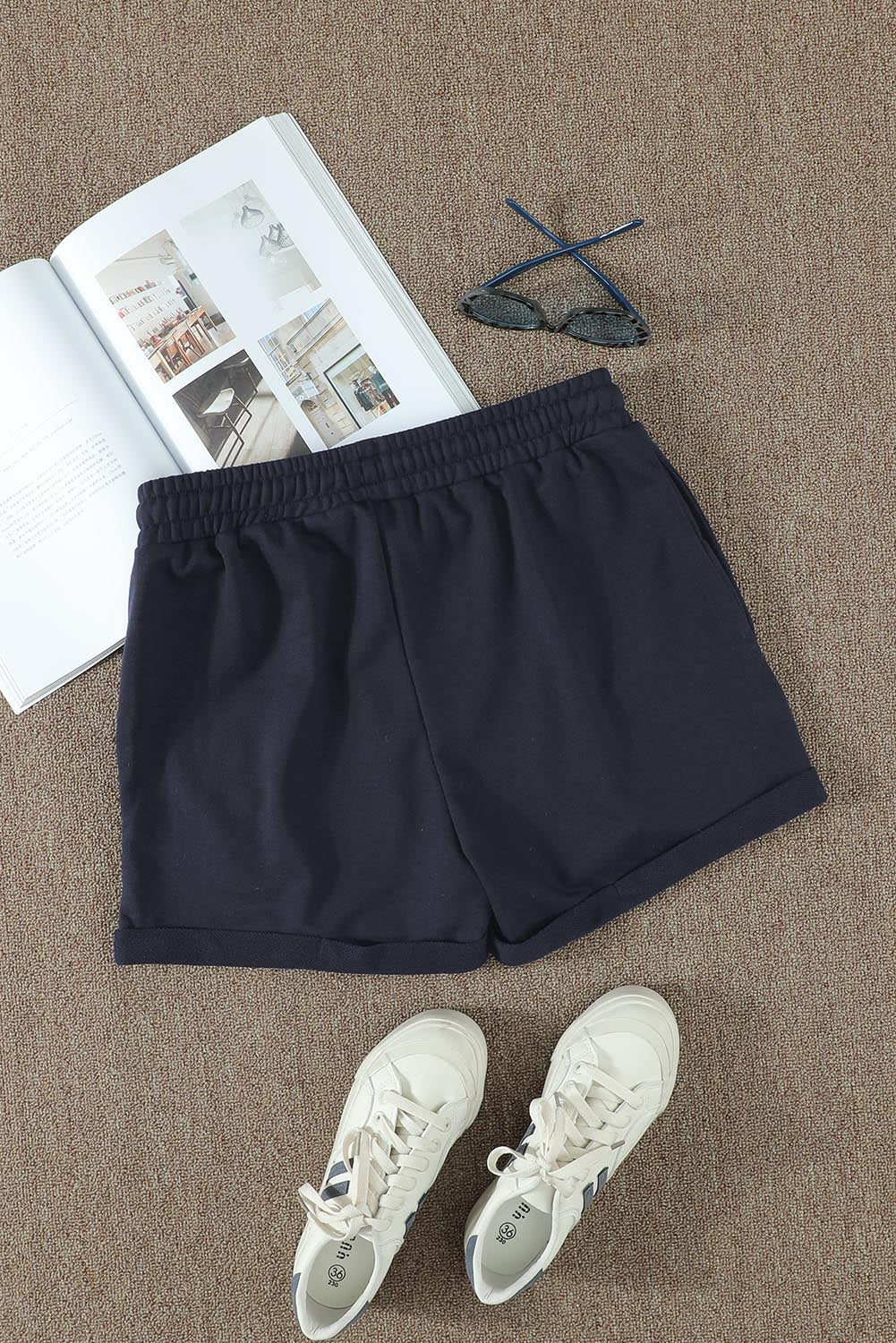 Pantalones cortos con puños y cordón en la cintura