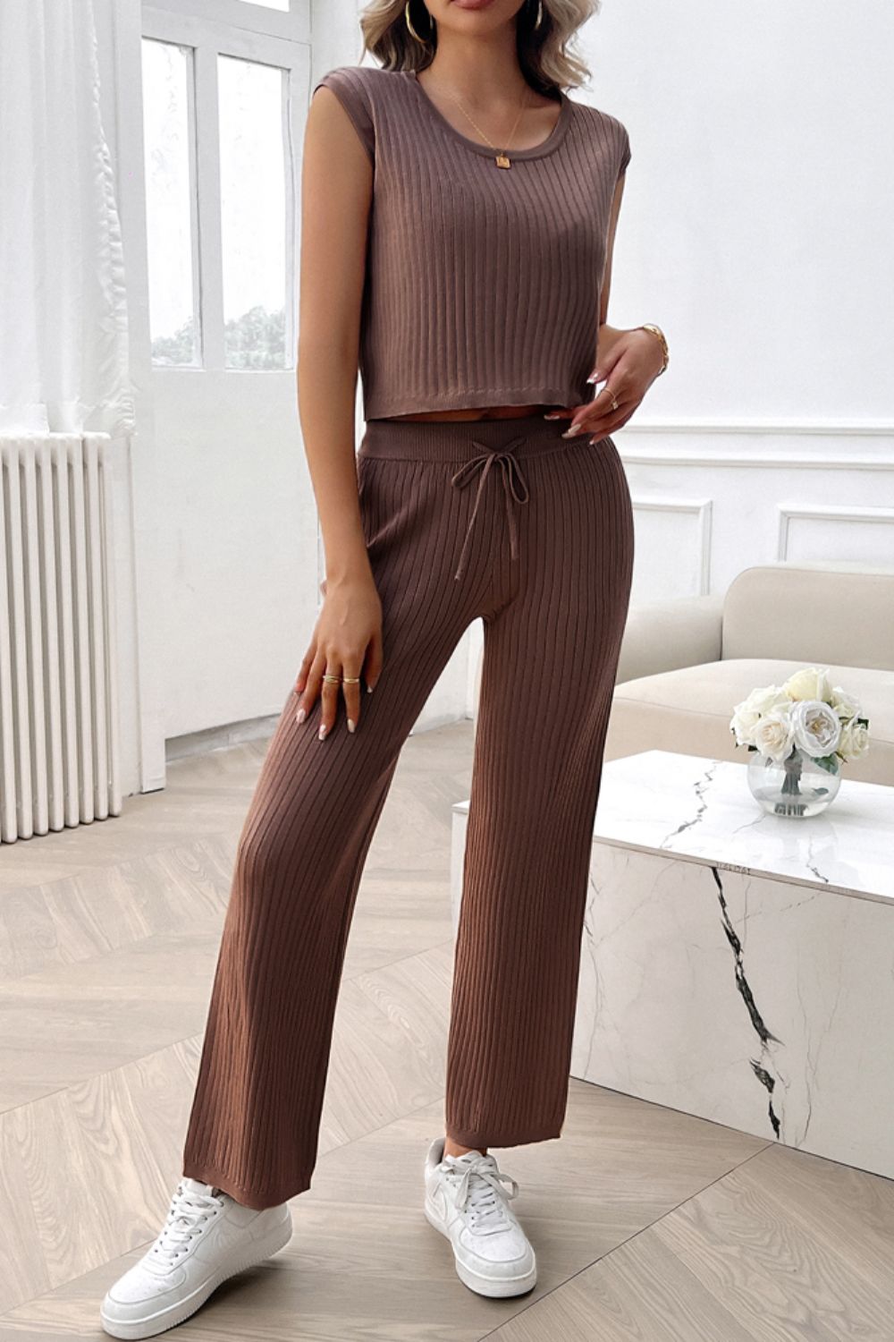 Conjunto de pantalón y top con cuello redondo y canalé Devine