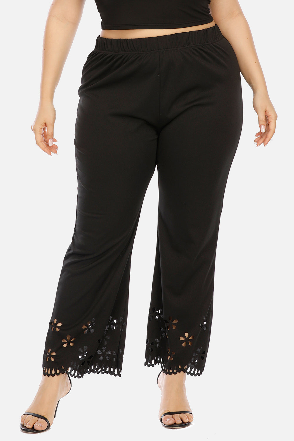 Pantalones con detalle calado en tallas grandes