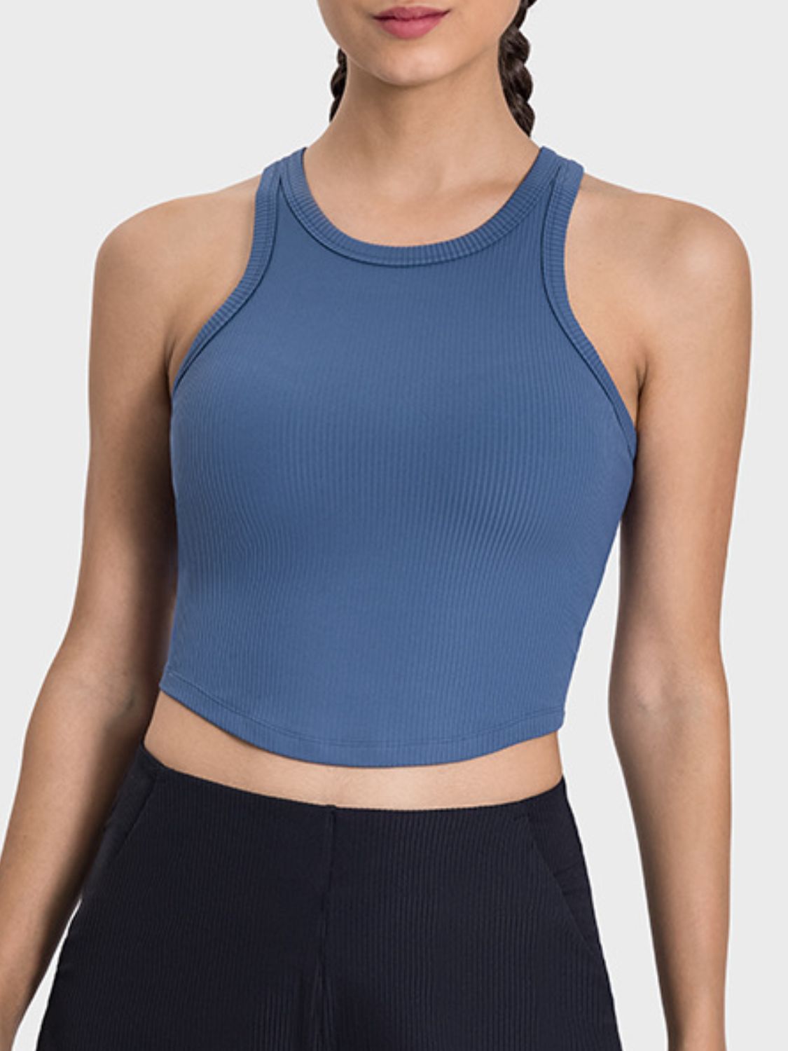 Camiseta deportiva Millnia con espalda cruzada y cuello redondo