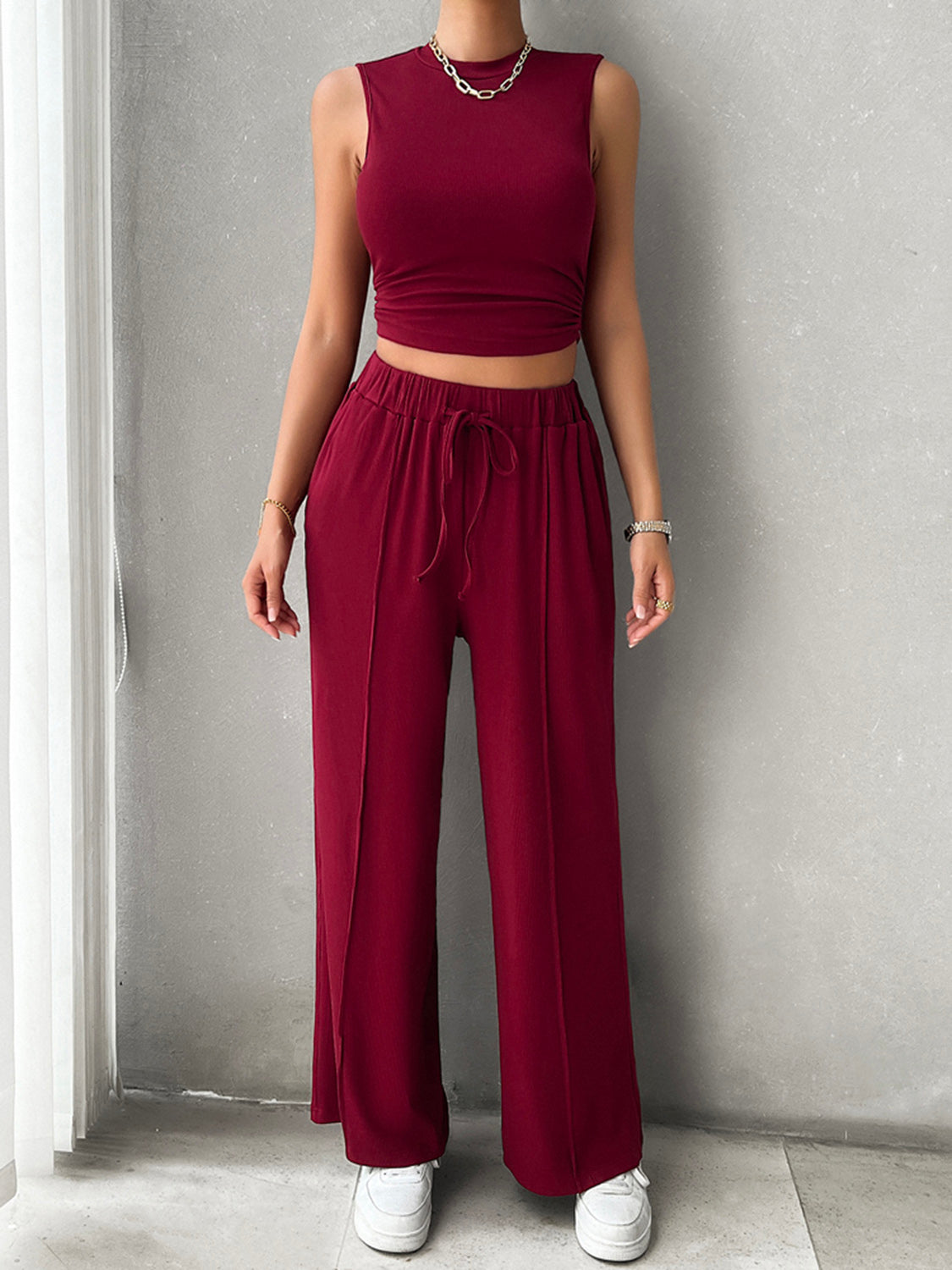 Conjunto de pantalón con cordón y blusa sin mangas con cuello alto Devine