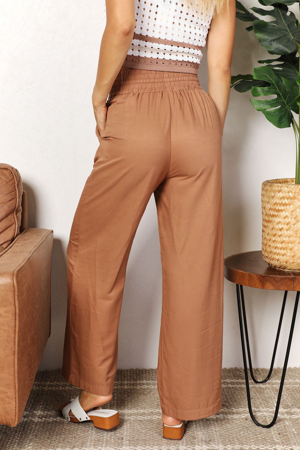 Pantalones anchos con cintura fruncida y cordón ajustable de Double Take