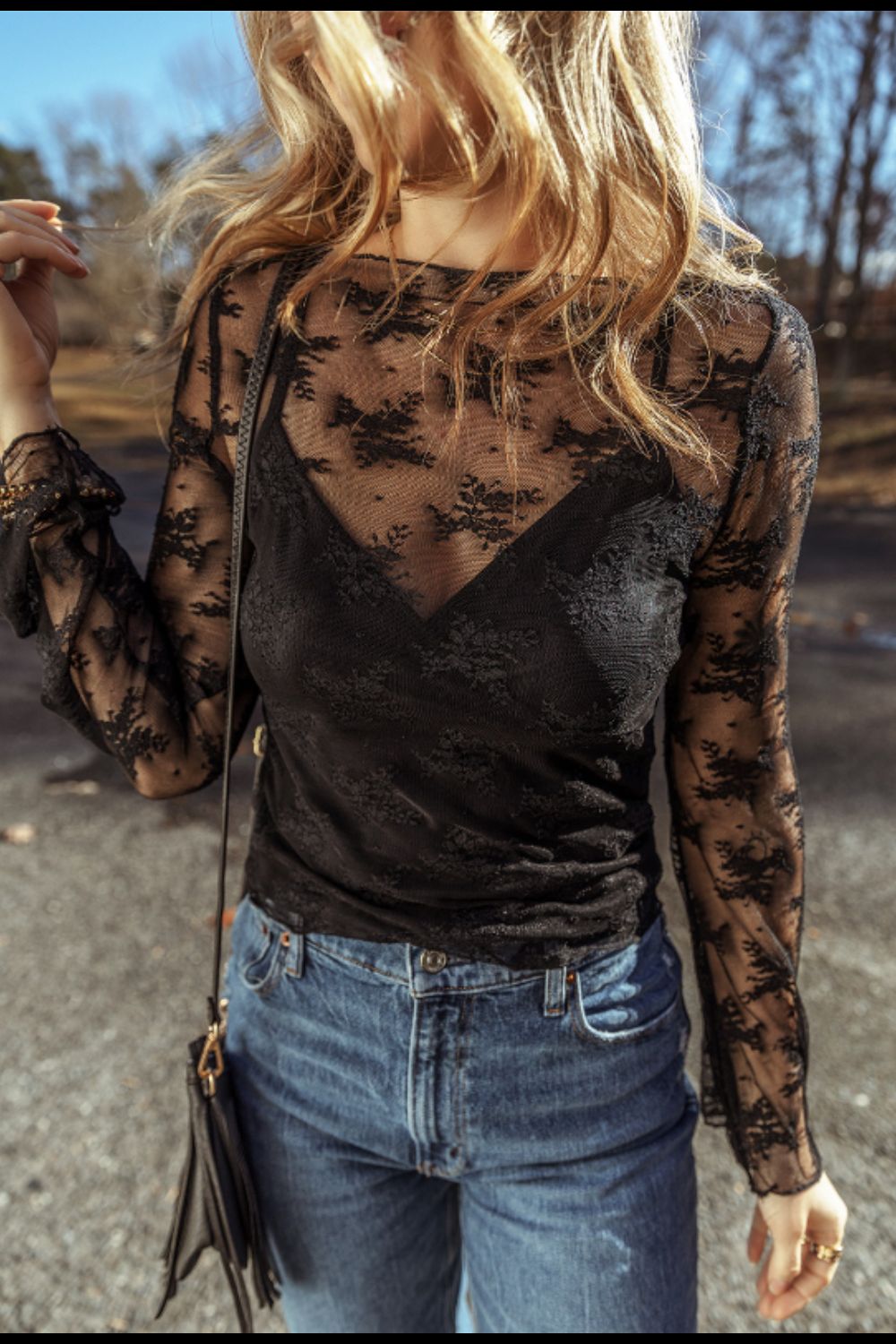 Conjunto de camisola cruzada y manga larga de encaje